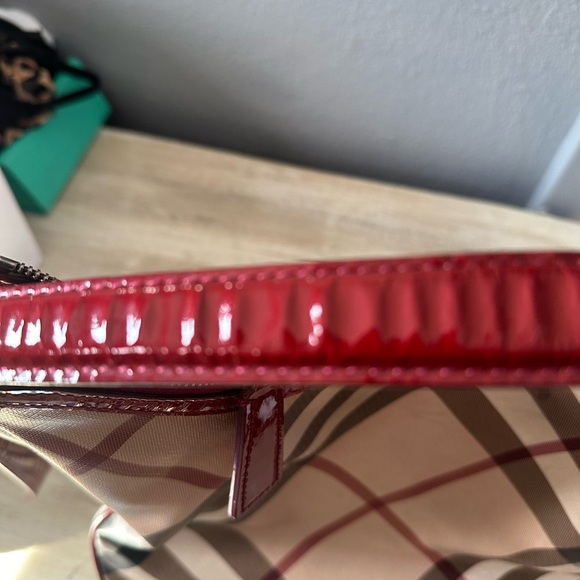 Large Burberry bag. - Picture 9 of 12